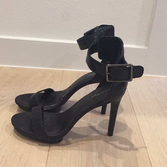 Calvin Klein ankle strap sandals - Picture 2 of 2